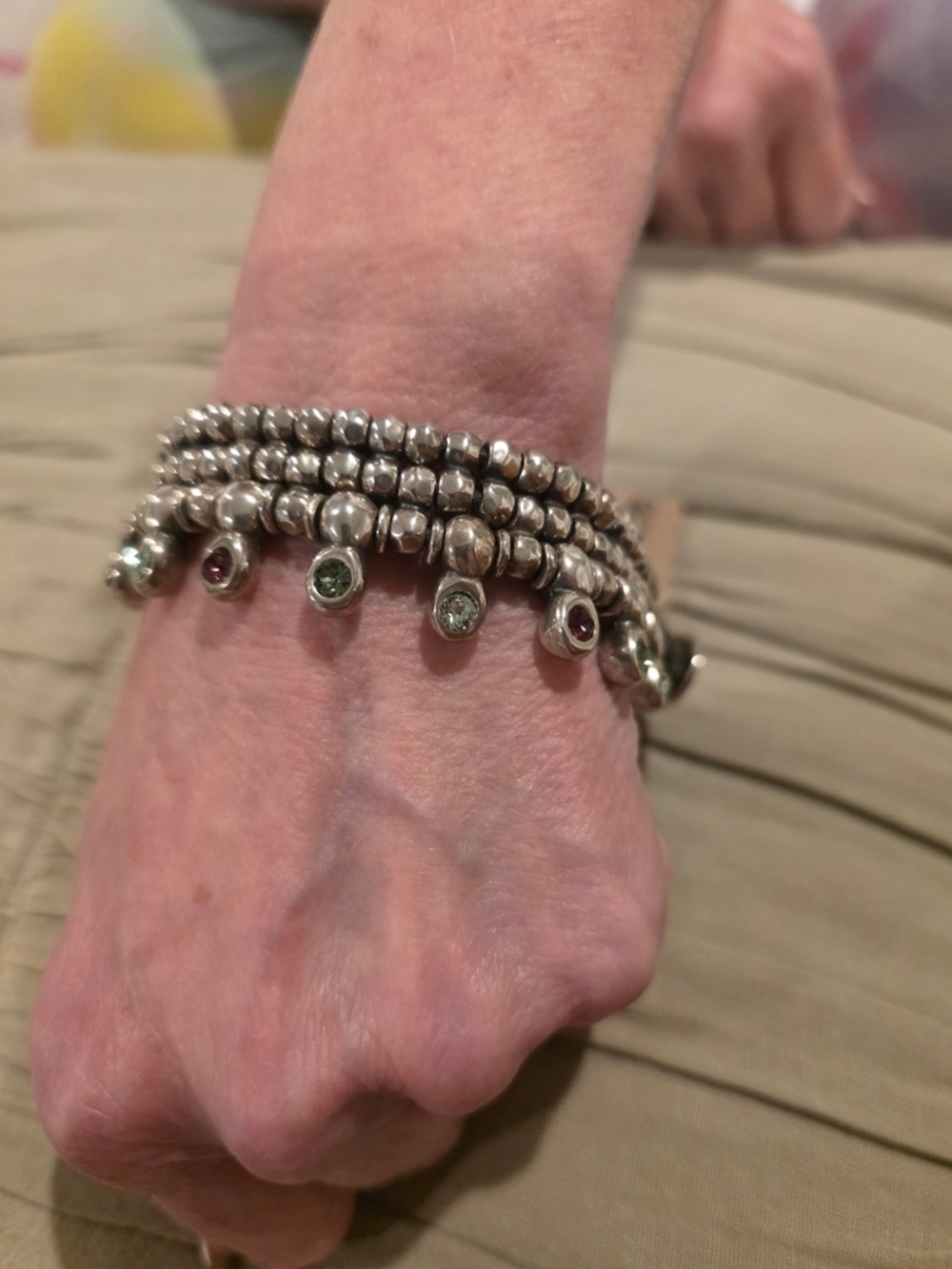 UNO de 50 Silver-Tone Multi-Strand Bracelet with Green Accents